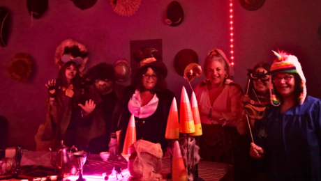 ๐จ๐๐๐๐ ๐๐ ๐ผ๐๐
๐๐๐๐๐๐
: ๐๐๐๐๐ฉ๐ฉ๐ข๐ง๐ ๐๐๐ฎ๐ง๐ญ๐๐ ๐๐ญ๐ฎ๐๐ข๐จ ๐๐๐๐ Students performing on stage at JDS Creative Academyโs Haunted Studio 2025, themed โAlice in Underlandโ in Temecula, showcasing creativity, teamwork, and inclusive arts education.